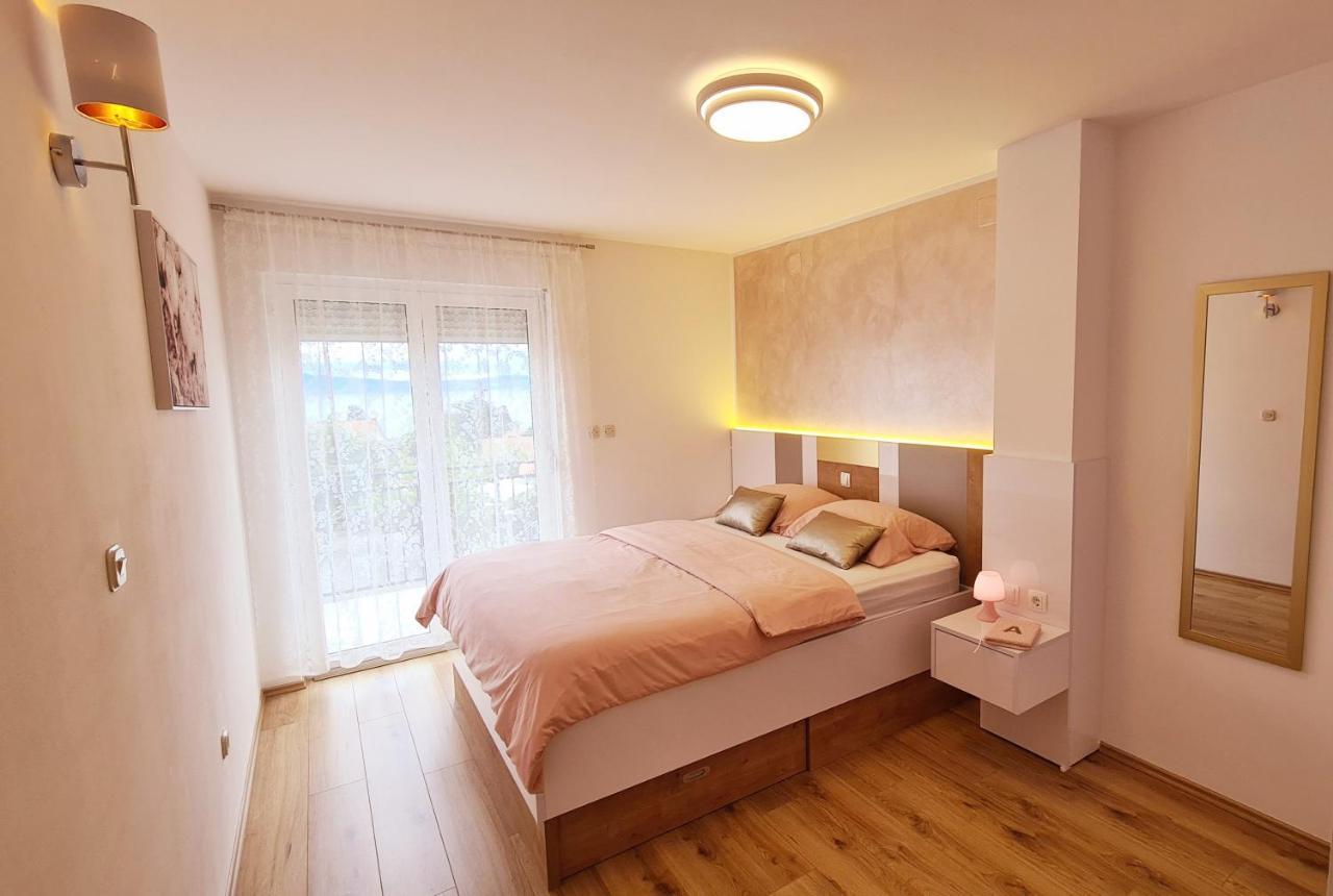 Karamarko Apartment *