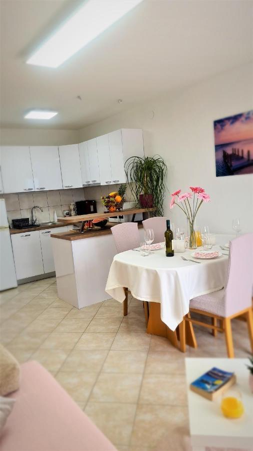 Karamarko Apartment