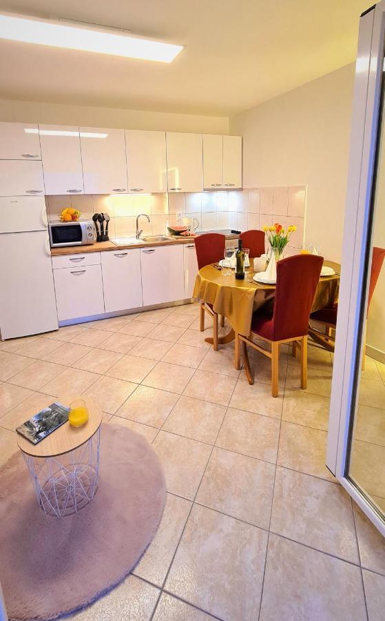 Karamarko Apartment Malinska