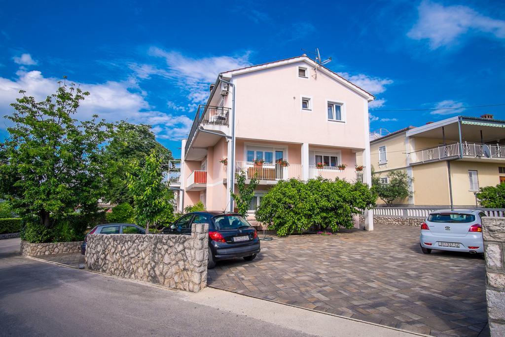 Apartment Karamarko