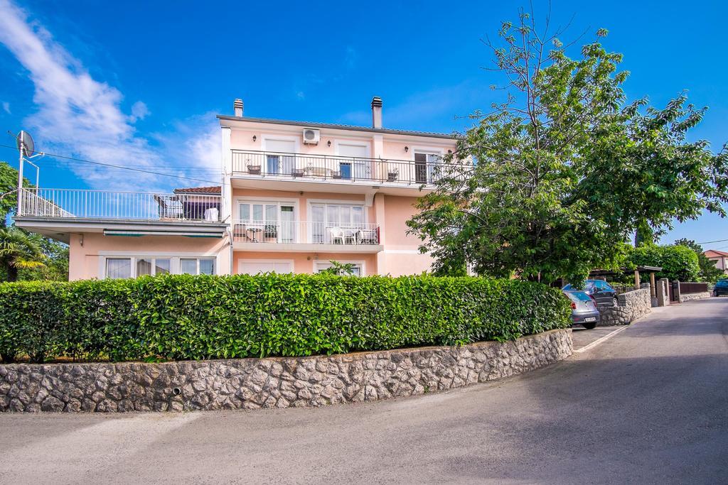 Apartment Karamarko